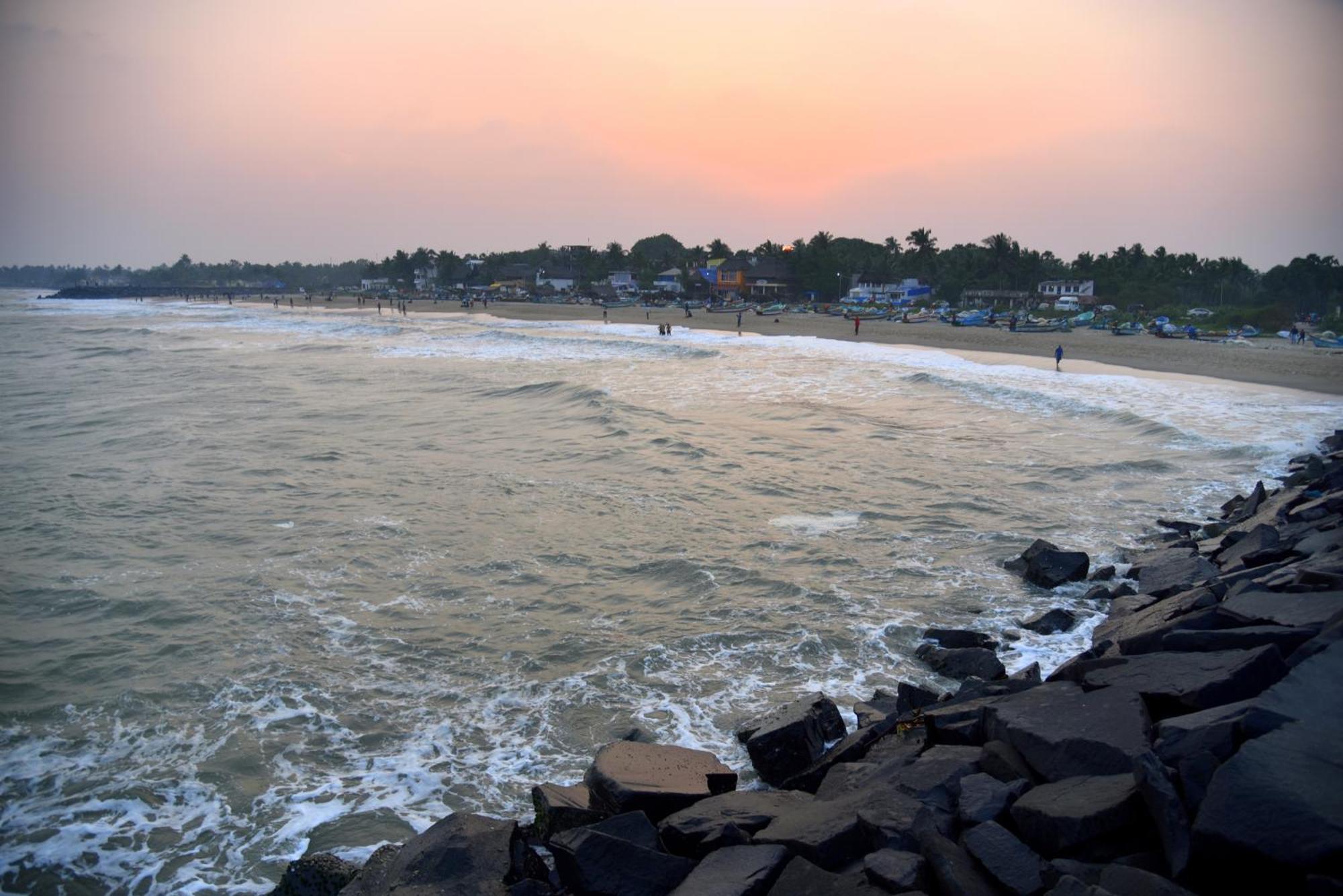 Serenity Sands Beach Resort Pondicherry Exterior photo