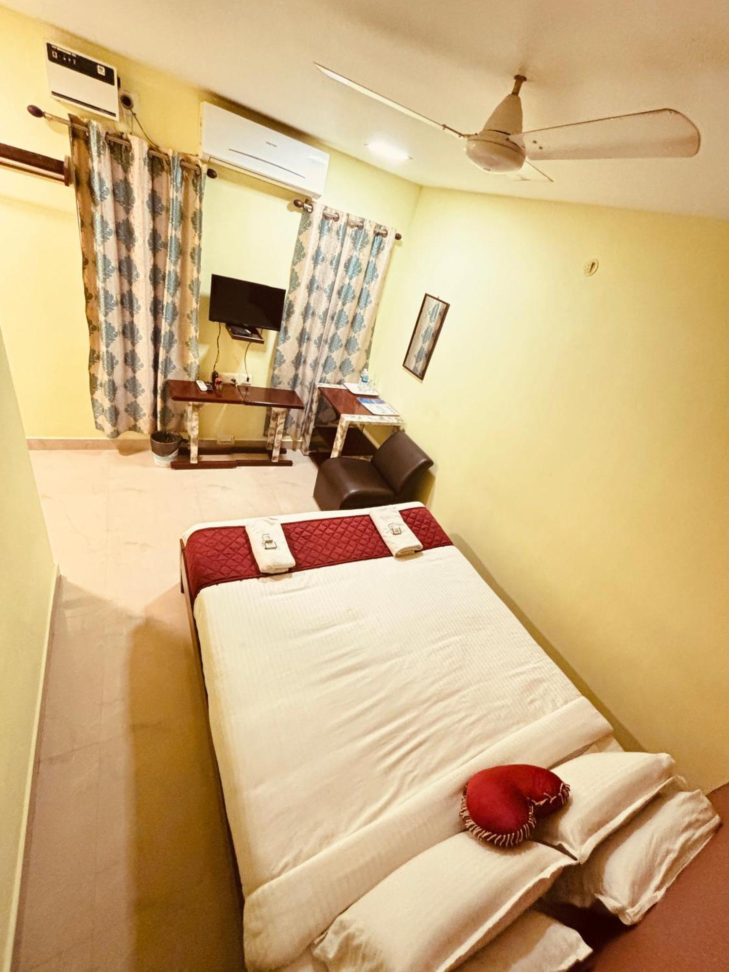 Serenity Sands Beach Resort Pondicherry Exterior photo