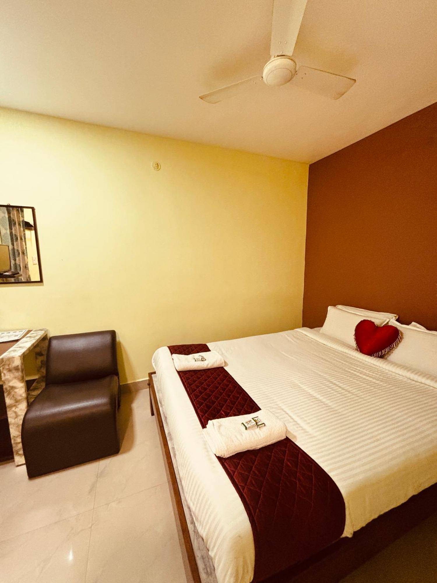 Serenity Sands Beach Resort Pondicherry Exterior photo